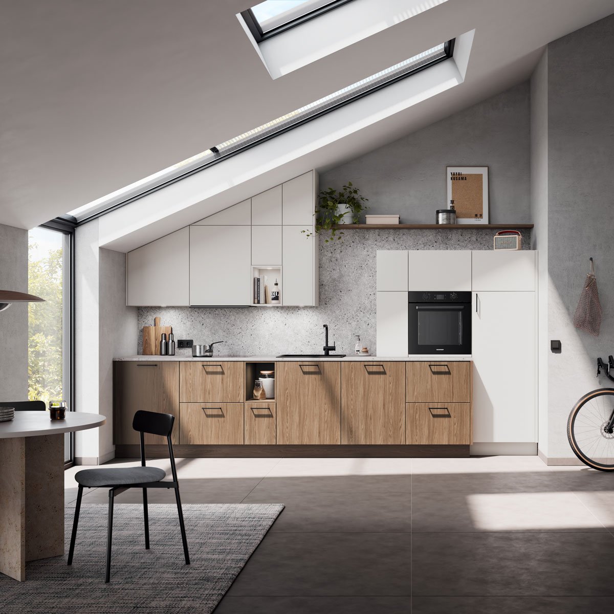 Cocina a medida moderna en Valladolid con muebles bajos de madera, módulos altos blancos y buena iluminación natural
